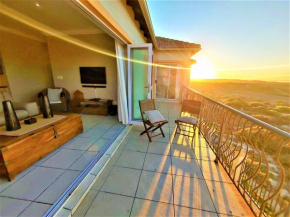Santiago Bay Self-Catering Apartment in Capricorn Beach Estate, Muizenberg, close to the beach